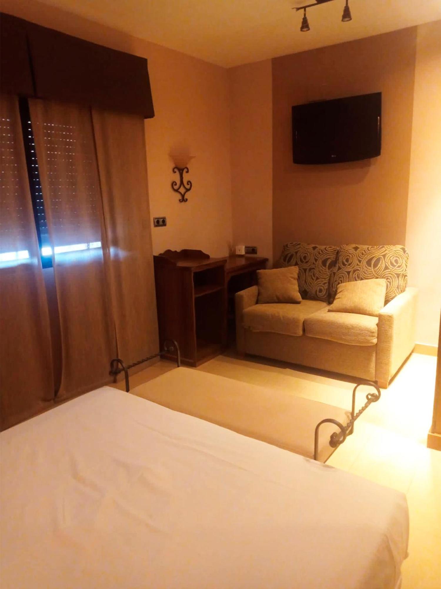Hotel La Brasa Vélez de Benaudalla Esterno foto